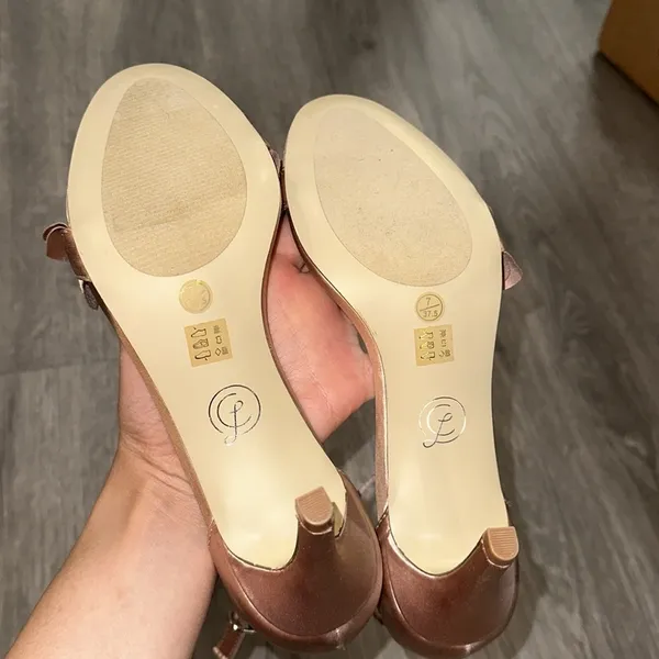 Chinese Laundry Blush Mauve Pink Ruffle Heels - Image 9