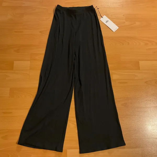 Alo Yoga Mid-Rise Dreamlight Straight Pant Black XXS - Image 2