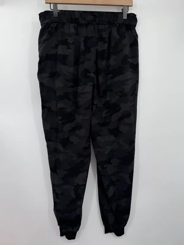 Lululemon Stretch High-Rise Jogger 10 Heritage 365 Camo Deep Coal Multi - Image 4