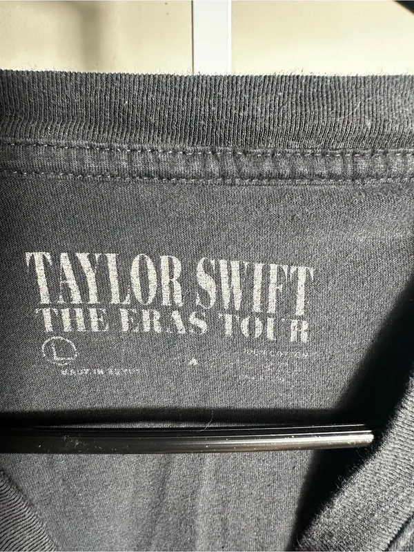 H29. Taylor Swift Black Long-Sleeve Vintage Graphic Tee - Image 3