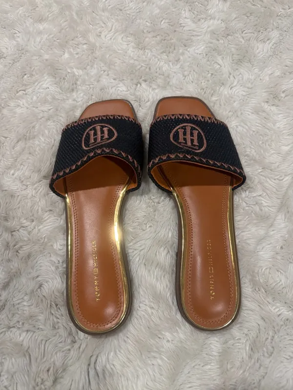 Tommy Hilfiger‎ Women's Pezley flat sandals in Black and Brown Size 7.5 - Image 4