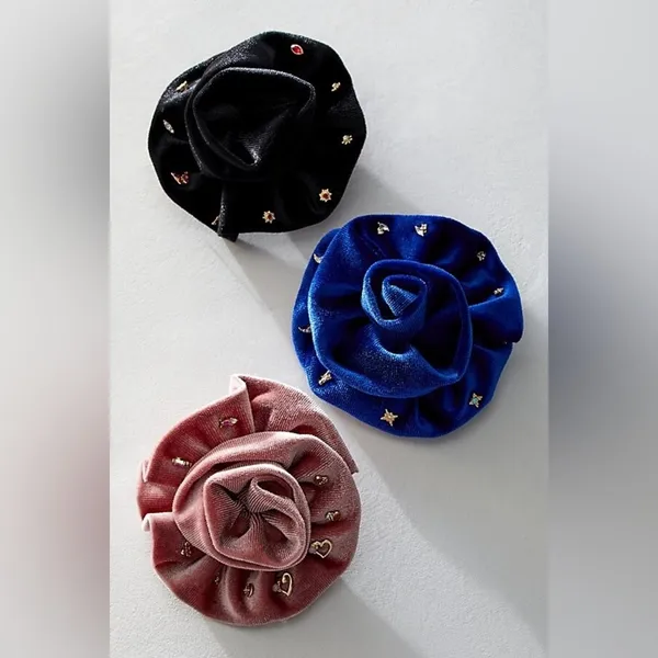 Free People Rosette Stud Pack NWT - Image 5