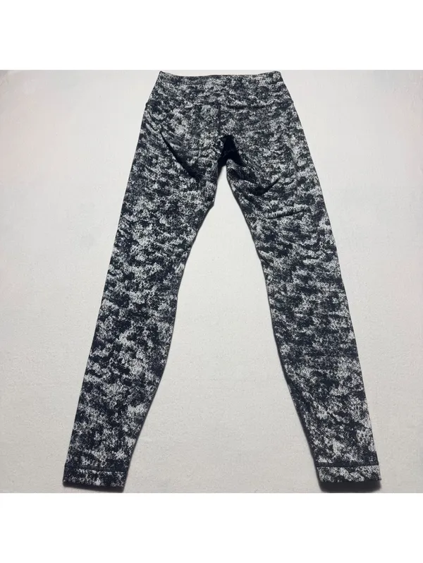 Lululemon Women's Black and White Patterned Leggings Size 8 - Image 6