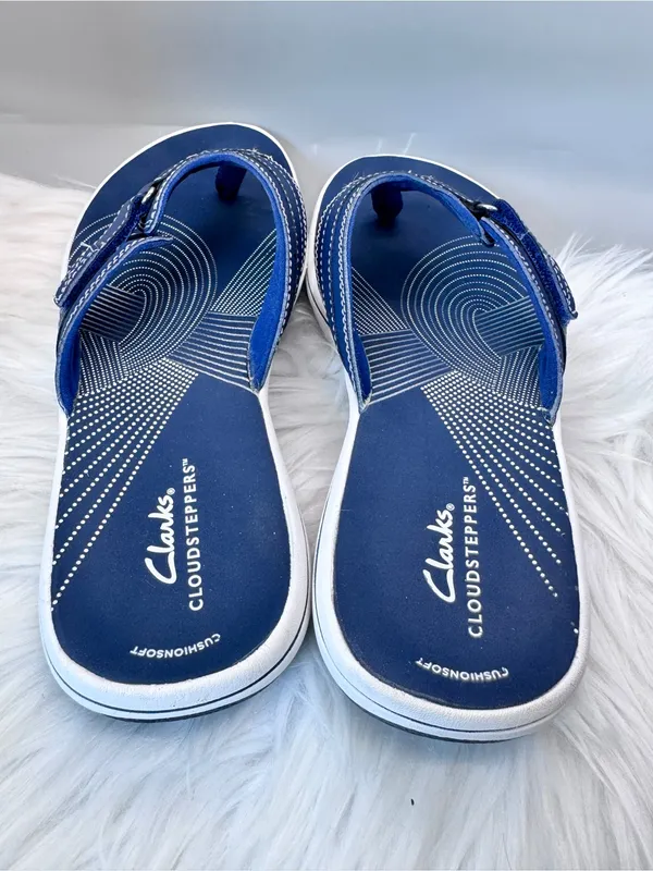 Clarks Navy Adjustable thong sandals flat cloudsteppers comfortable size 10 - Image 5