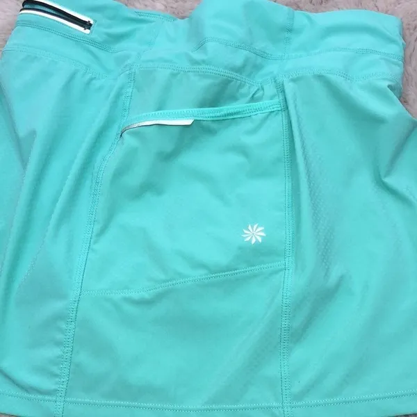 Athleta XS lime green skort with hip pockets - Image 5