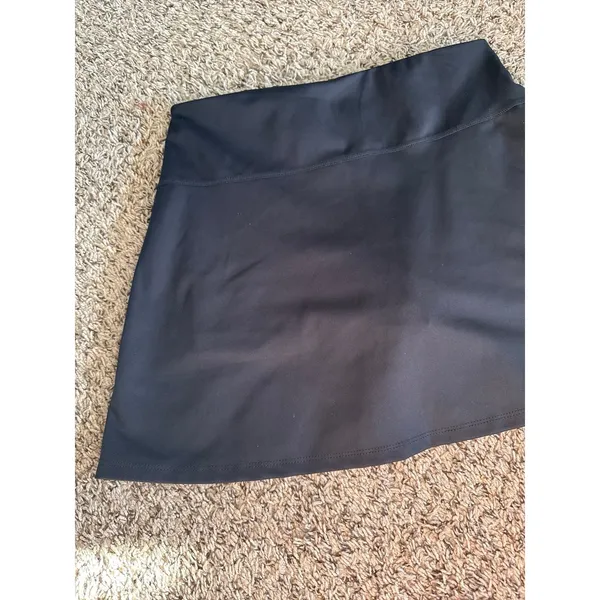 Zobha‎ Women's Mini Black Skort Size Medium - Image 2