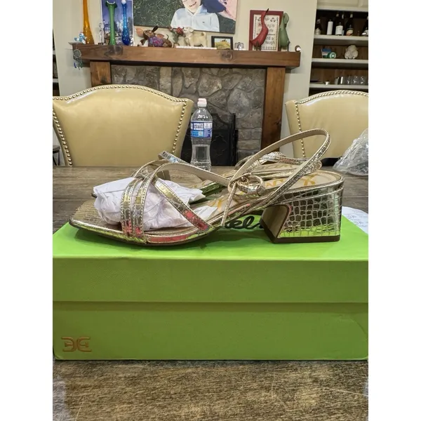 NIB Sam Edelman Whitley Ankle Strap Sandals Size 8 Gold Croc Embossed - Image 4