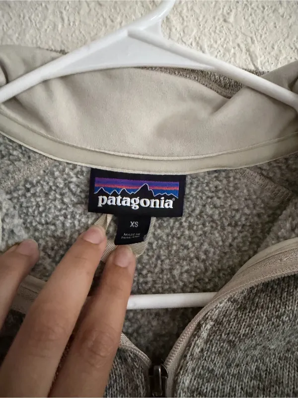 Patagonia Light Gray Half-Zip Fleece Pullover - Image 3