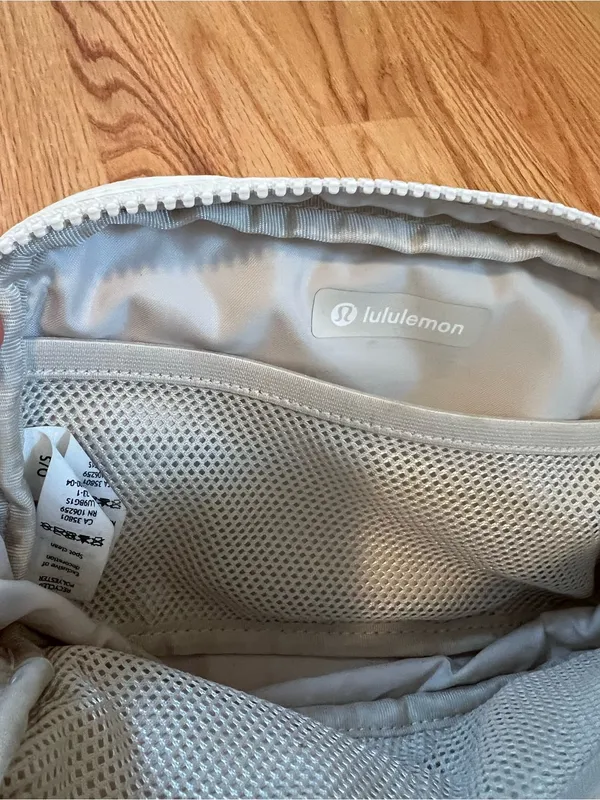 Lululemon Everywhere Belt Bag 1L White Opal - Image 9