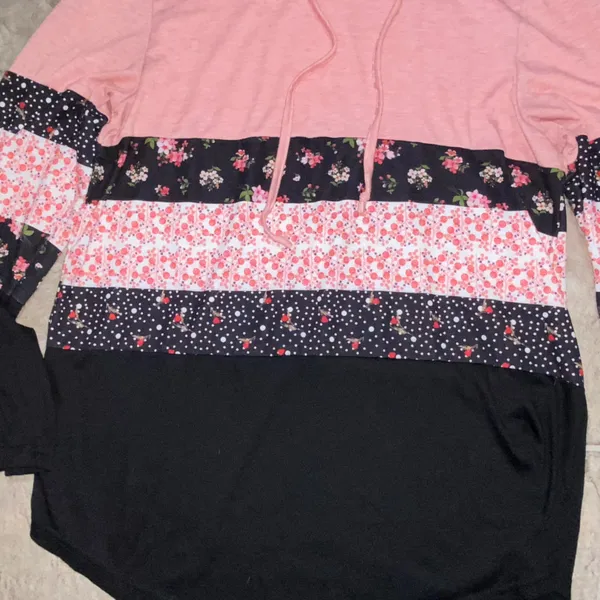 Floral Colorblock Lightweight Hoodie Black Size L - Image 2