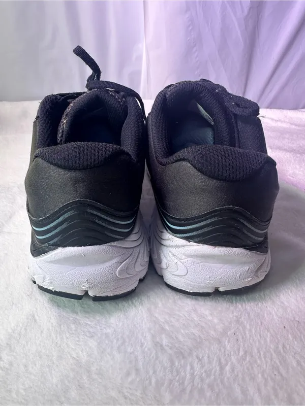 New Balance Black Sneakers with Light Blue Accents - Image 6