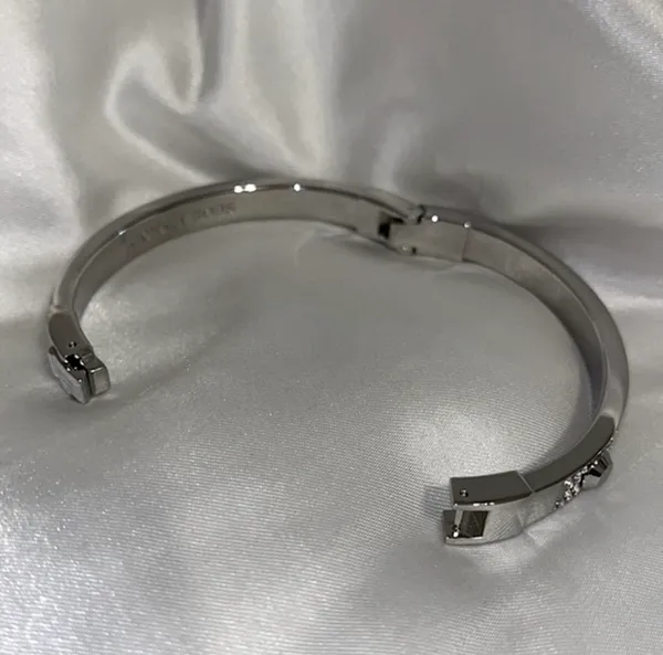 Michael Kors NWOT Silver-Tone Astor Stud Bracelet - Image 7
