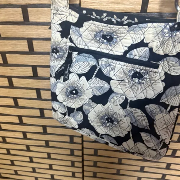 Vera Bradley Black And‎ White Floral Crossbody Purse - Image 3
