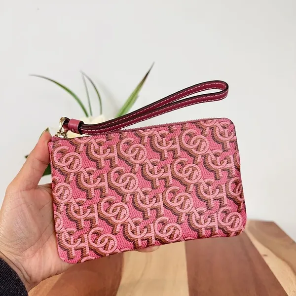 NWT Coach Corner Zip Wristlet‎ - Image 3