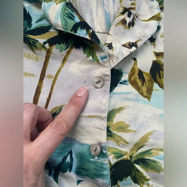 Vintage Tiki Classics silk Hawaiian palm trees button down shirt, size medium - Image 4