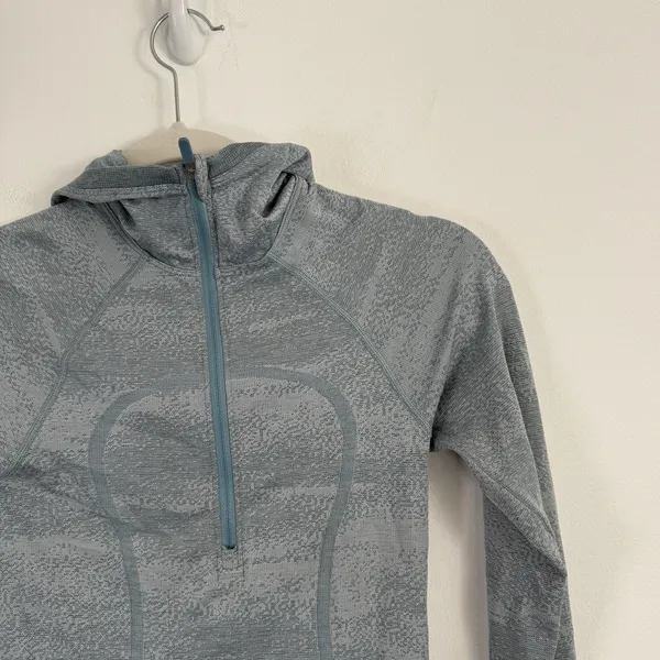 Lululemon Swiftly Speed Hooded Quarter 1/4 Zip Blue Thumbholes Gym‎ Womens 2 - Image 3