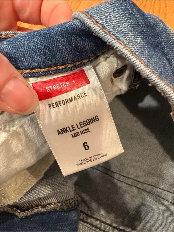 Express Mid Rise Ankle Legging Jeans Size 6 Distressed Frayed Hem Stretch Skinny - Image 3