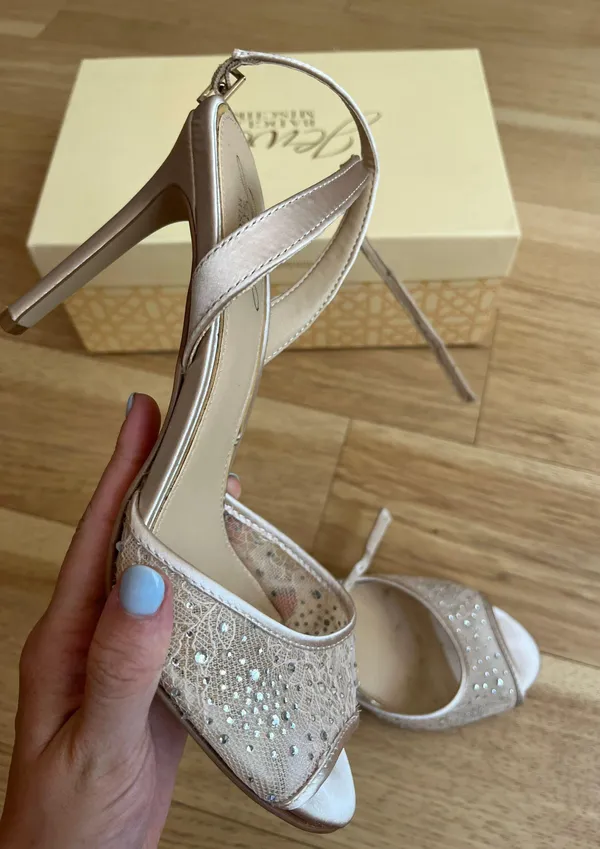 Badgley Mischka Heels - Image 3