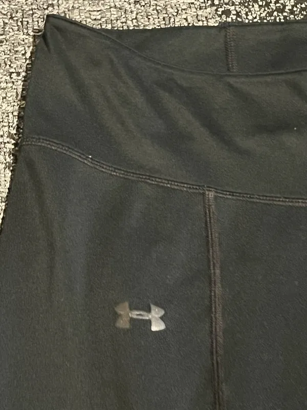Womens medium Under Armour Fitted ColdGear Black Flare Athletic Pants - Image 4