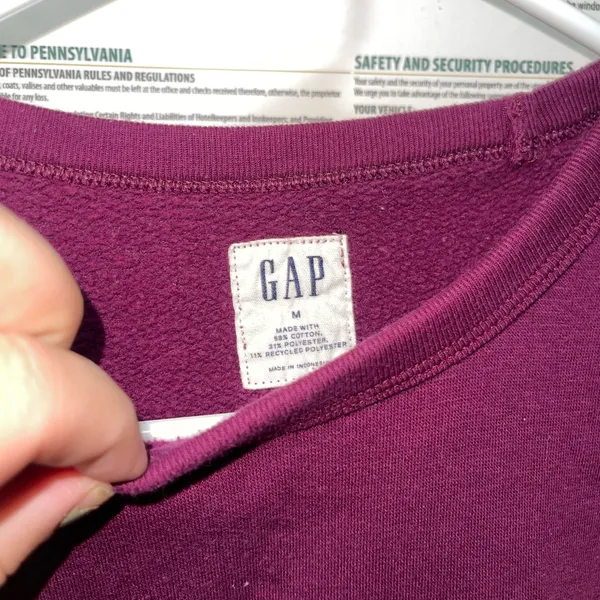 GAP Men's Crewneck Sweatshirt in Purple and Yellow Sz Medium - Image 3