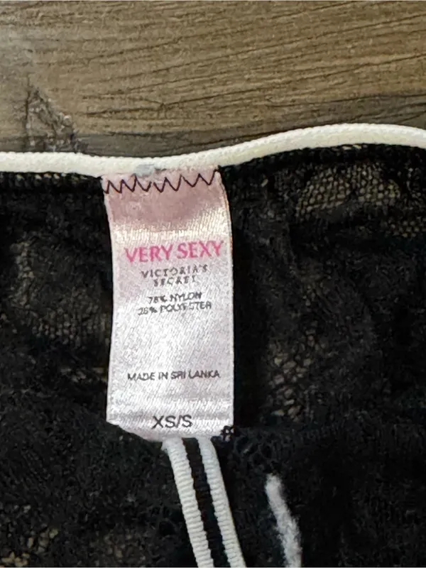 Victoria's Secret Black Lace Garter Belt with White-Trim Elastic - Image 4