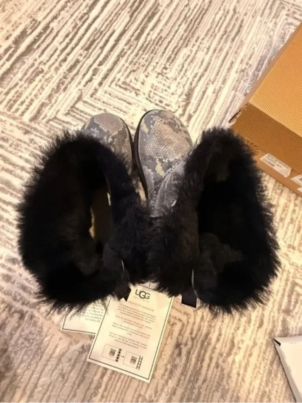 UGG women's US size 8 Mini Bailey Bow Snake Boots MSRP $225. - Image 8