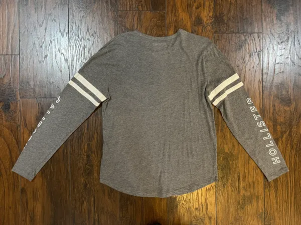 Hollister Long Sleeve - Image 4