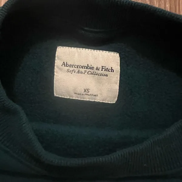 Abercrombie &Fitch Essential Crewneck - Image 3