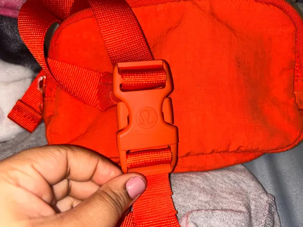 Lululemon Everywhere Belt Bag 1L - Image 2