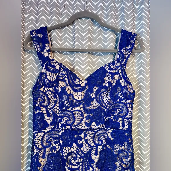 Alpha and Omega | Blue Lace Overlay Dress, size M - Image 2