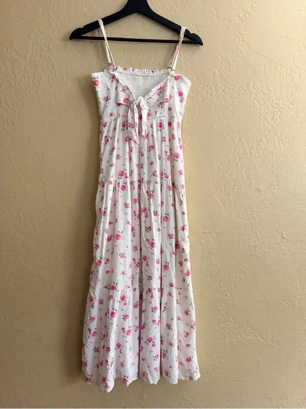 Hollister White Maxi Dress with Pink Floral Print - Image 3