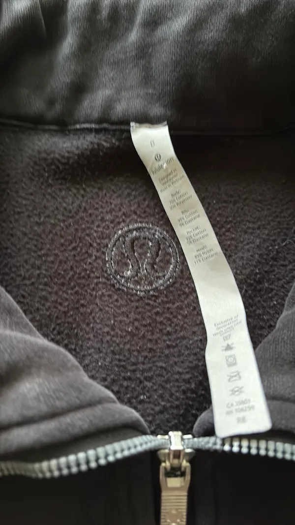 Lululemon Radiant Jacket II Black Women’s Thumb Holes Cowl Neck Zip 8 - Image 4