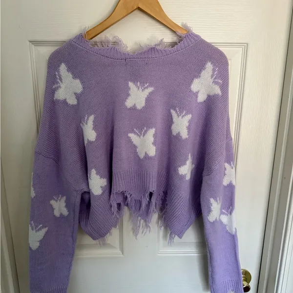 Just Polly Lavender V-Neck Sweater with Butterfly Design - Image 6