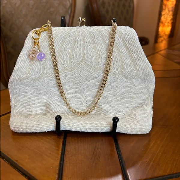 1950-1960 Elegant White Beaded Clutch made in Japan. - Image 3