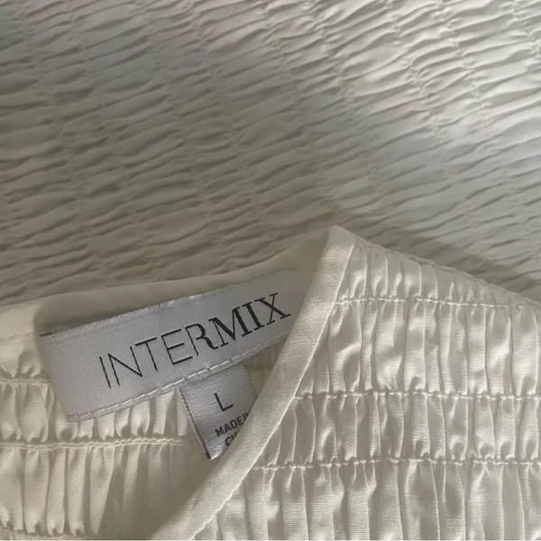 Intermix White Ruched Women's Top Size Large - Image 3