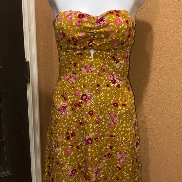 Strapless lulus floral dress nwot - Image 4