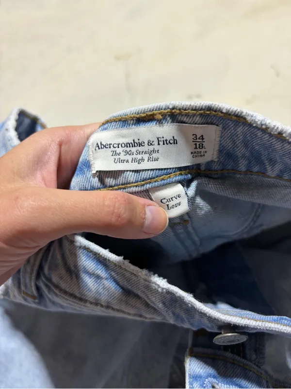 Abercrombie & fitch 90s straight Light Wash Leg ultra high rise Jeans 18L - Image 9