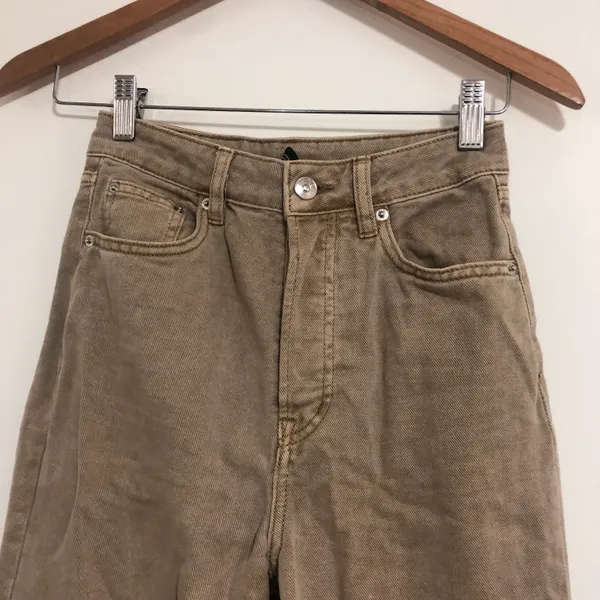 H&M Divided Ankle-length Beige Jeans size 0. - Image 3