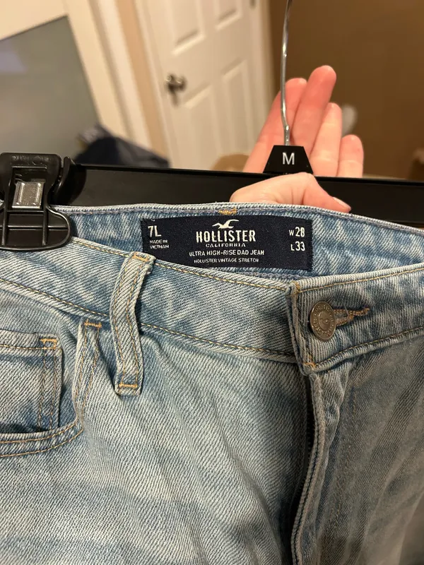 Ripped Light Wash Hollister Jeans - Image 4