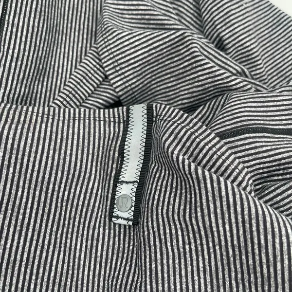 LULULEMON Vinyasa Scarf Wrap Zipper Gold Stripes Black Gray Stretch Multi Way - Image 4
