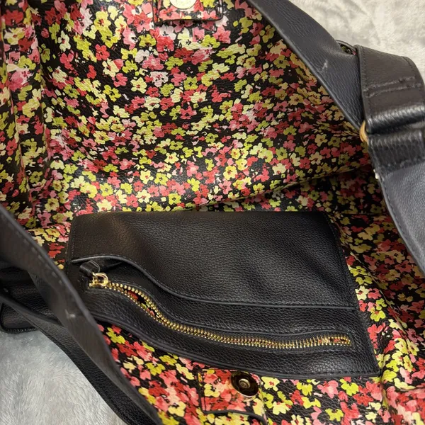 Steve Madden Black Shoulder Bag Tote Floral Lining Gold Hardware Large Purse - Image 9