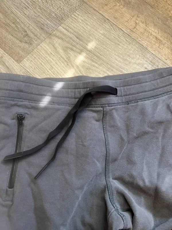 Alo Yoga medium pants - Image 11