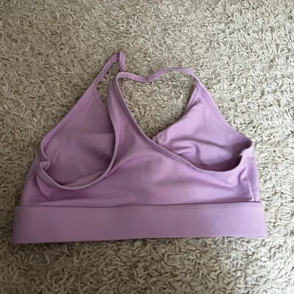 Light Purple Front Scrunch Sport Bra Size Medium - Image 2