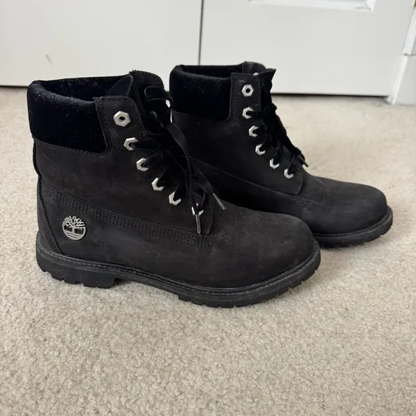 Timberland Women’s Velvet Accent Waterproof Boot - Image 2