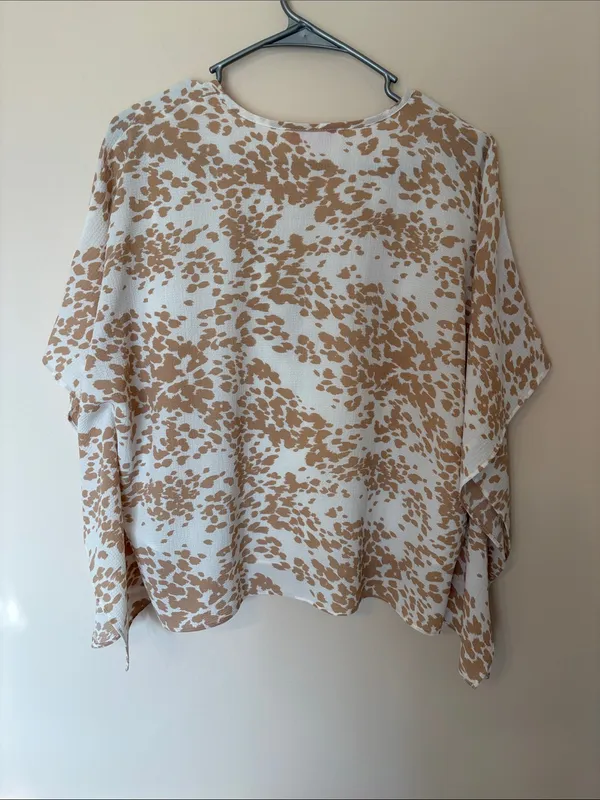 Buddy Love Cream & Tan Printed V-Neck Flutter Blouse - Image 5