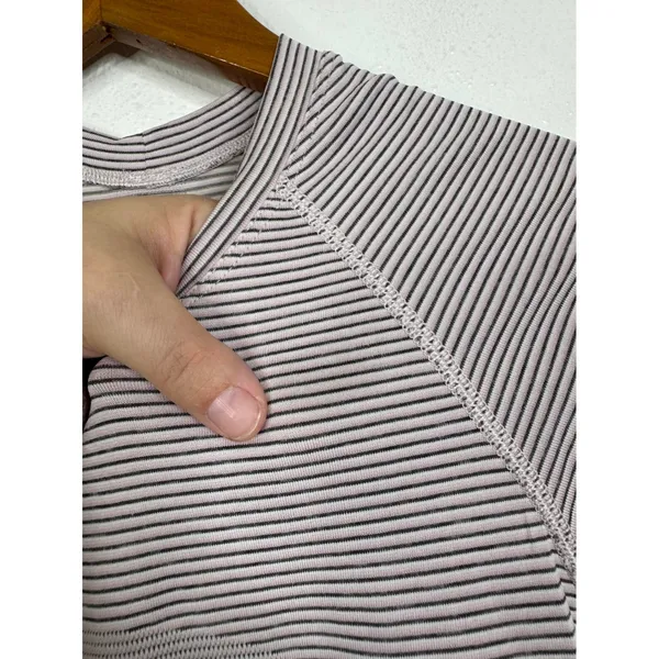 Lululemon Swiftly Tech Short Sleeve Crew Striped Purple White Size 2 - Image 5