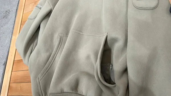 Comfrt travel hoodie  - Image 3