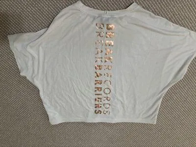 Cropped Athleta Top  - Image 4
