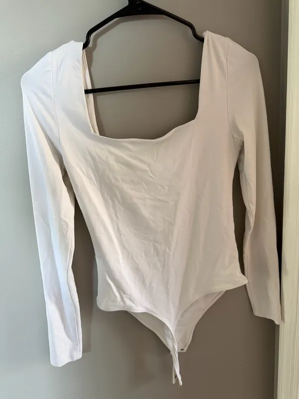 Aritzia Long Sleeve Bodysuit Babaton Square Neck - Image 3