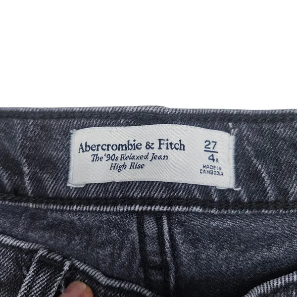 Abercrombie & Fitch 90s Relaxed High Rise Jeans Size 27 4 Washed Black Raw Hem - Image 5